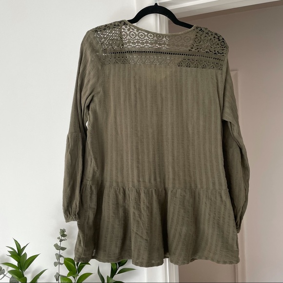 ⛔️SOLD Knox Rose Olive Green Relaxed Lace Top - Picture 2 of 5